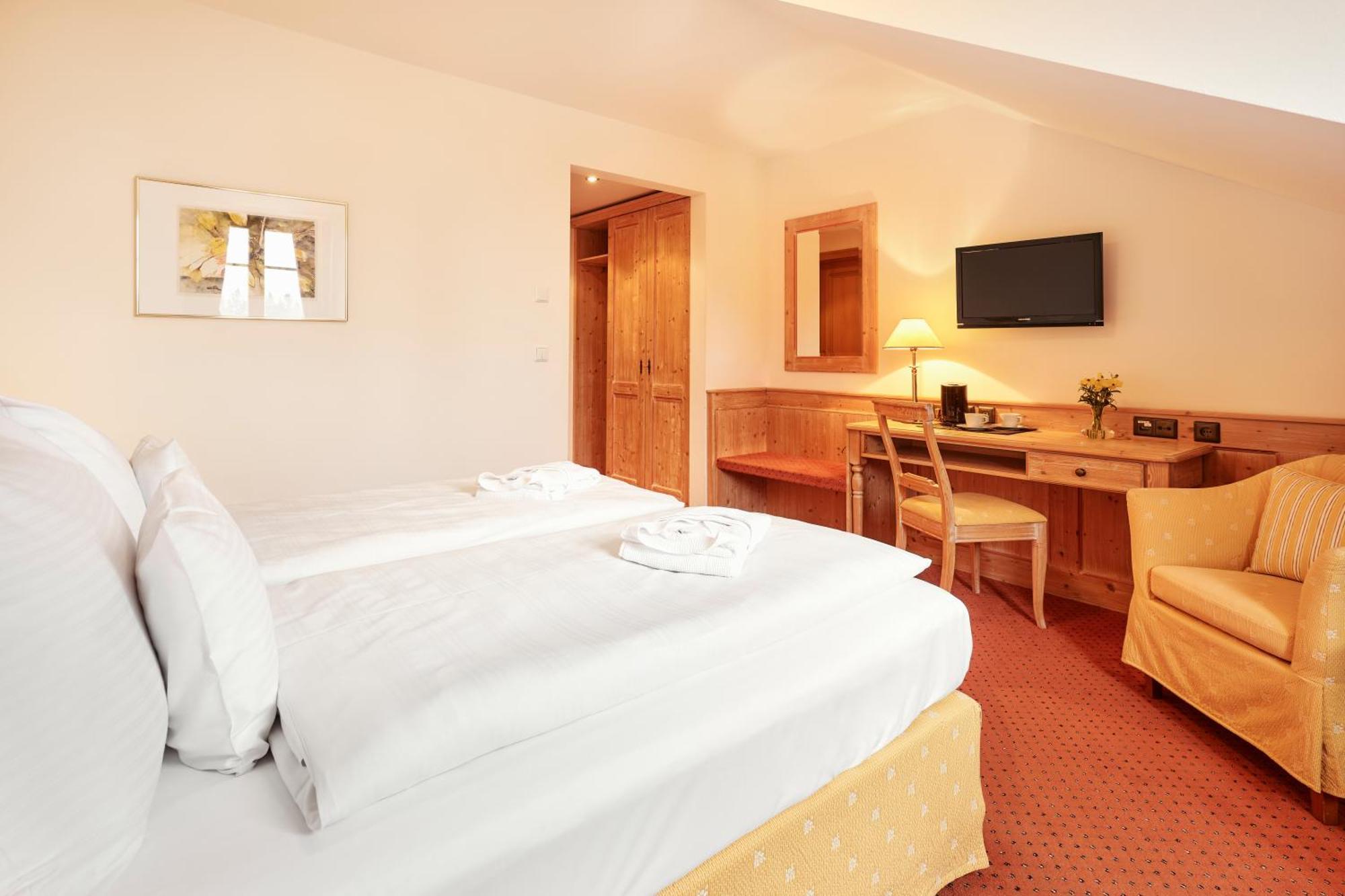 Hotel Auf Der Gsteig Gmbh Lechbruck Room photo