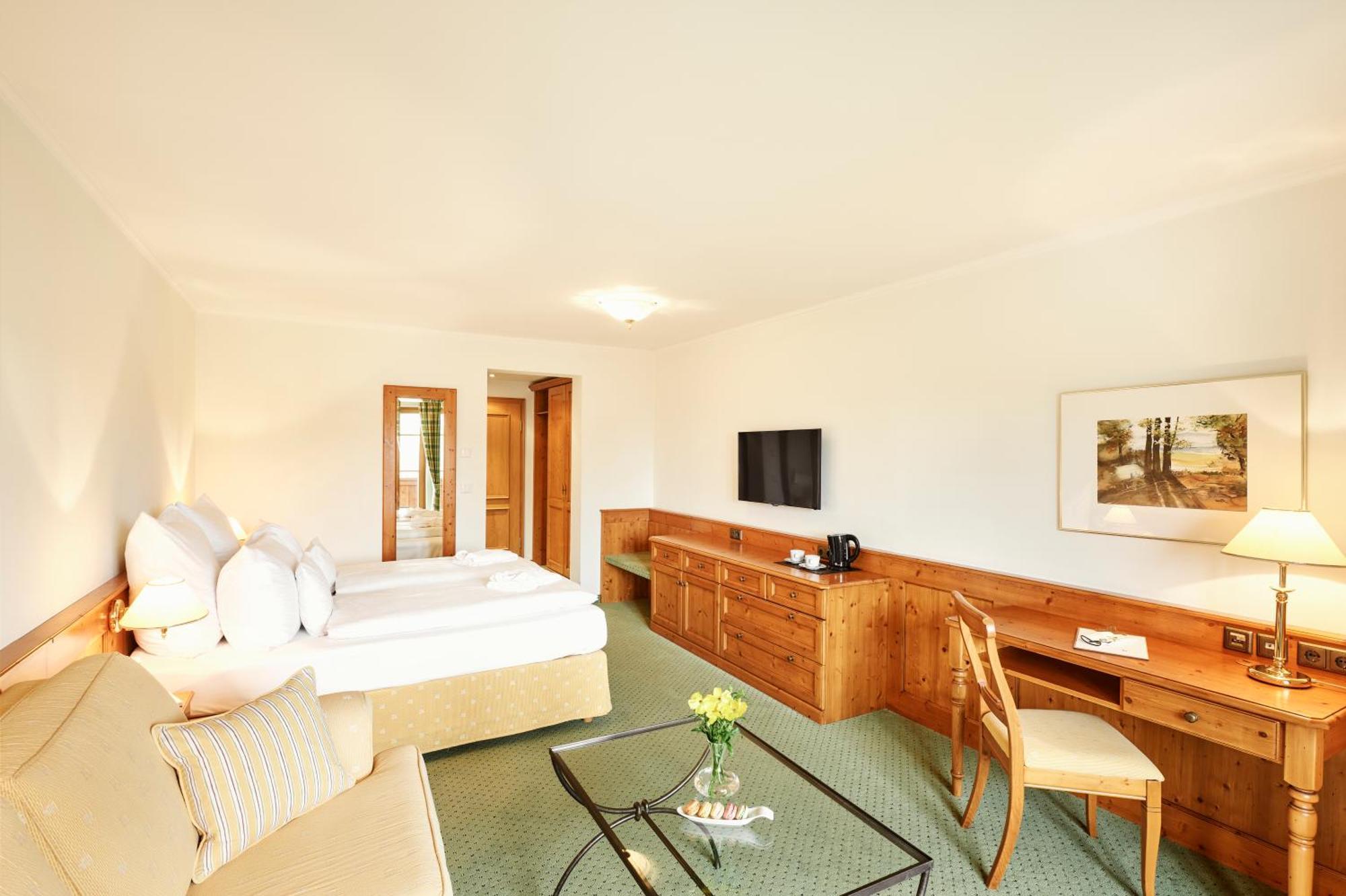 Hotel Auf Der Gsteig Gmbh Lechbruck Room photo